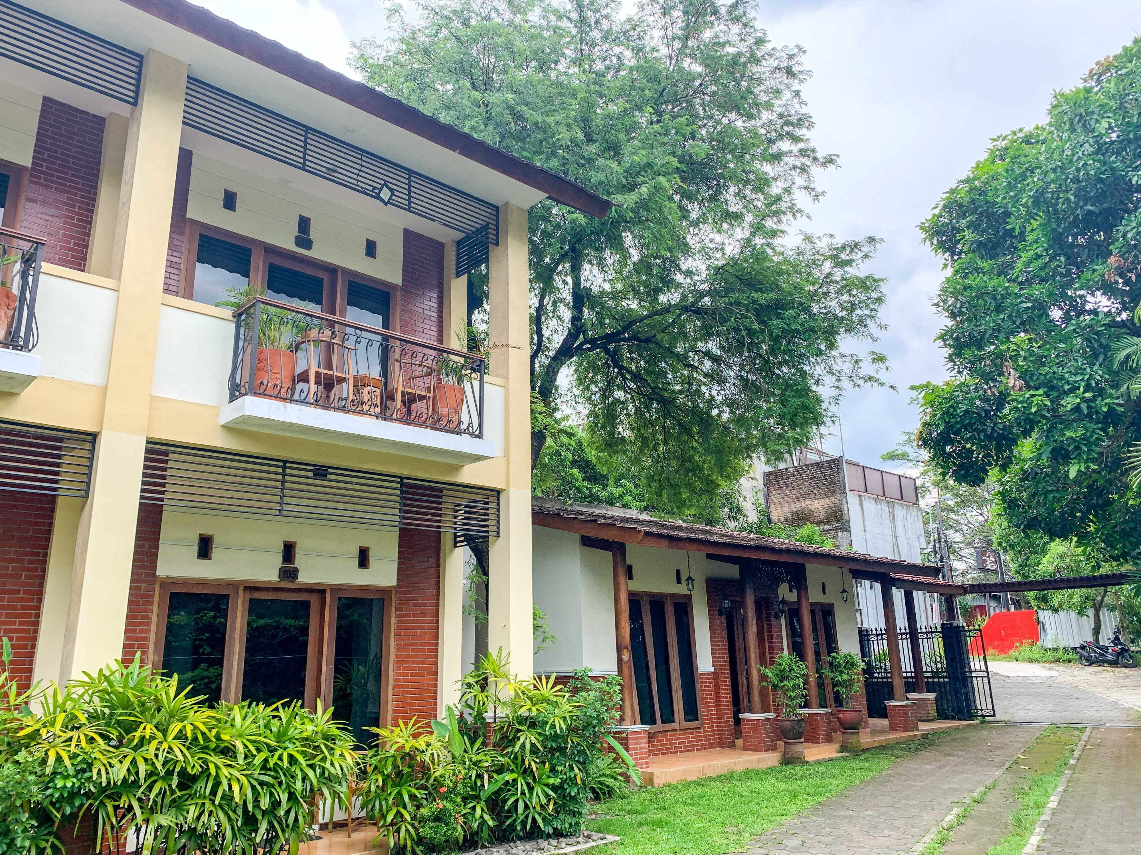 Exterior & Views 2, Urbanview Sasono Putro Condongcatur by RedDoorz, Sleman