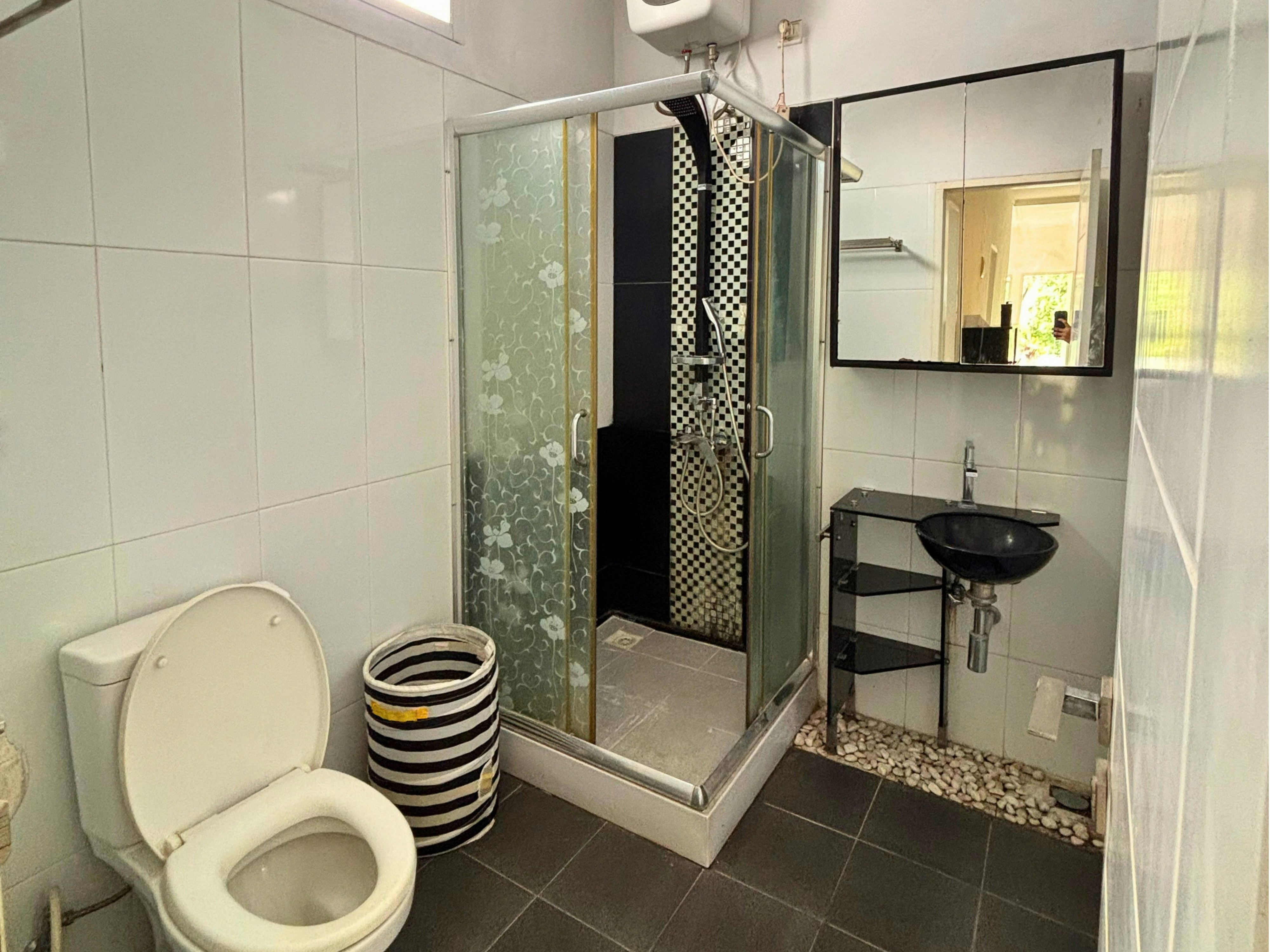 Bathroom 5, Aika VIlla by HiVillas near The Great Asia Afrika, Bandung