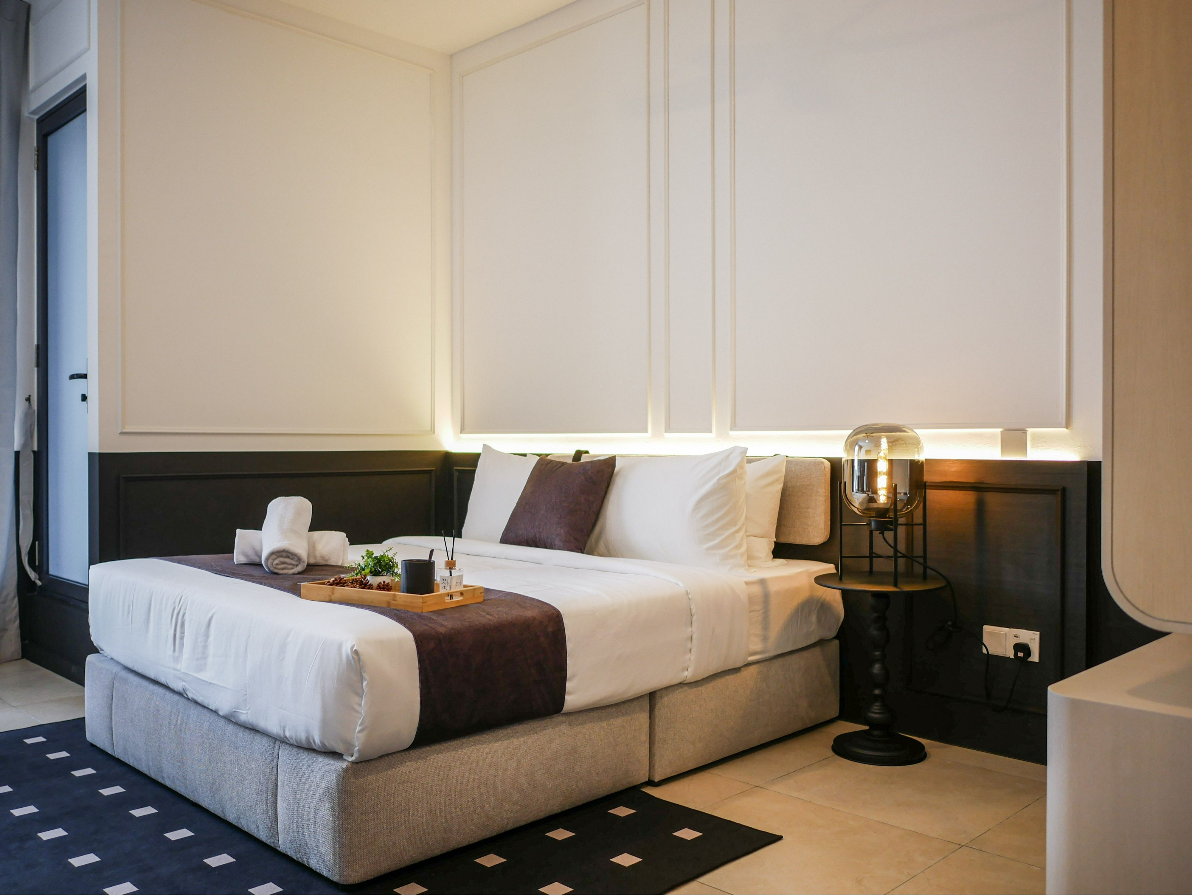 22 Macalisterz Premium Suites Penang by BYON Room Type - Urban Noir Studio Suite