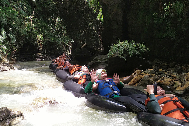 Paket Wisata River Tubing Green Santirah by Go Explore