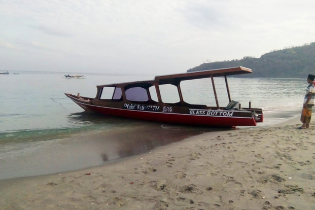 Snorkeling Trip 3 Gilis with Glass Bottom Boat by Anjani Tour