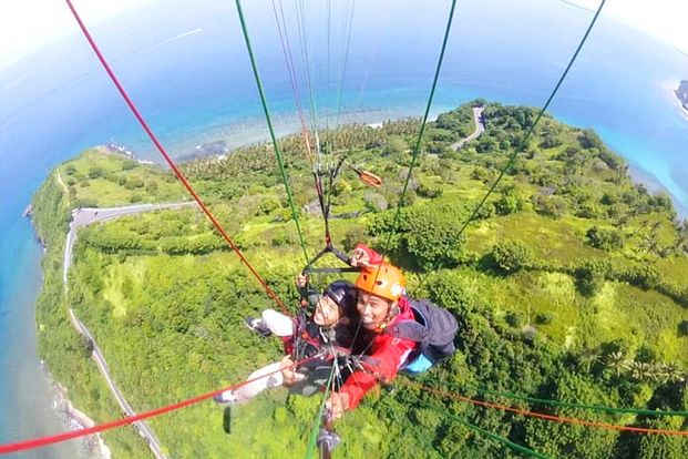 Lombok Tandem Paragliding by Anjani Tour