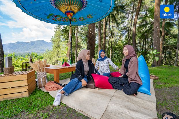 Makan Siang dan Piknik di Dagi Abhinaya Borobudur