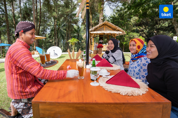 Sarapan dan Piknik di Bukit Dagi Borobudur