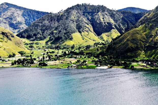 Lake Toba Explore from Parapat by Boat by Go Adventure