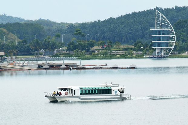Putrajaya Half-Day Sightseeing Cruise h2VXBVSe