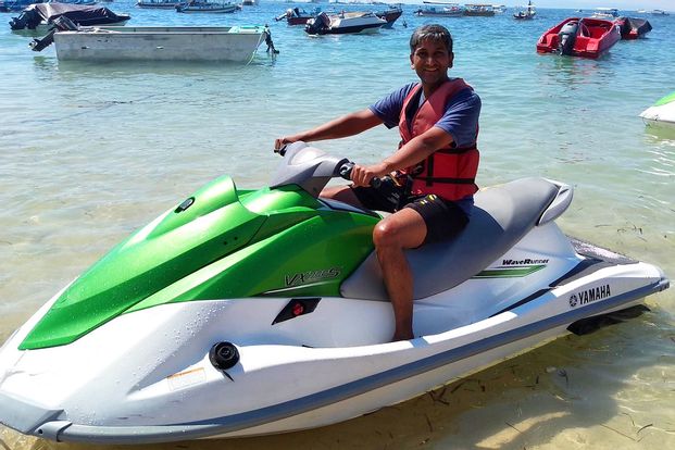 Fun Jet Ski and Water Sports Activities at Tanjung Benoa Beach Bali XJrHy9Er