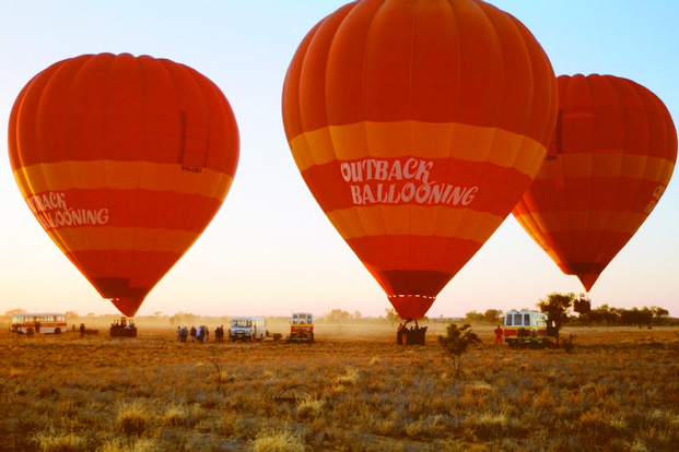 Alice Springs Early Morning Hot Air Balloon Experience  ieyLS1TD