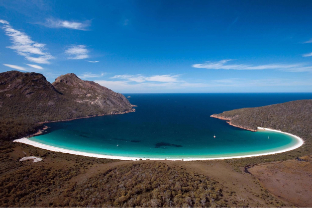 Wineglass Bay and Wildlife Aeroplane Tour from Hobart