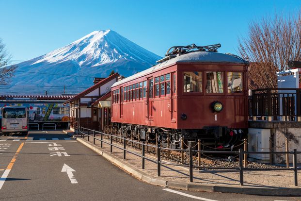 [ Exclusive] Mt. Fuji and Hakone Day Trip from Tokyo: 5th Station, Hakone Pirate Ship & Ropeway, and Gotemba Premium Outlets