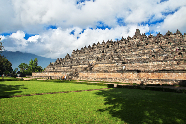 1 Day Jogja (Candi Borobudur, Svargabumi, Taman Sungai Mudal, Pule Payung) by enjoyyourholiday