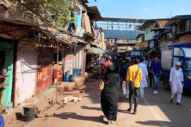 Mumbai: Dharavi Slum Slumdog Millionaire Tour with a Local umi3OFCD