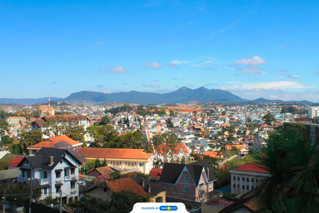 Private Car Service to I-Resort, Diep Son Doc Let, Da Lat and Surrounding Areas From Nha Trang