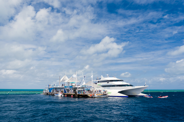 Reef Magic Pontoon Tour from Cairns pttpuc7I