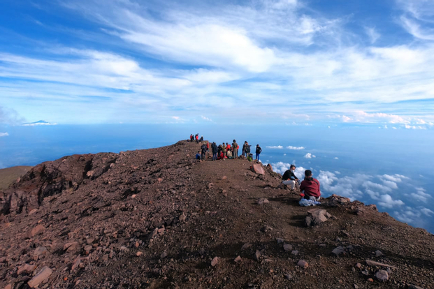 Open Trip Gunung Slamet Via Bambangan By Kopdar Trip Indonesia Harga ...