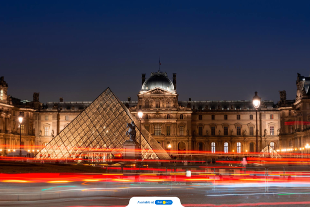 Louvre Museum: Skip The Line with Guided Tour in English