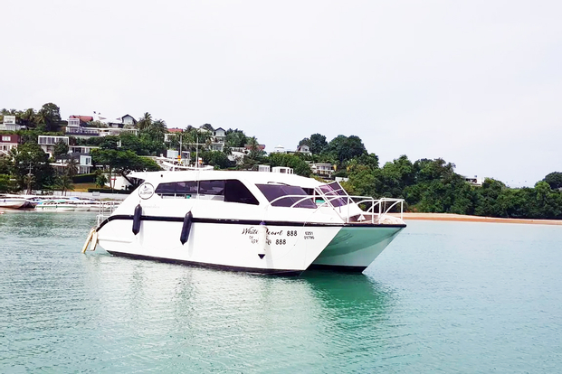 Phuket Private Speedboat Charter to Phang Nga Bay by Chic Chic