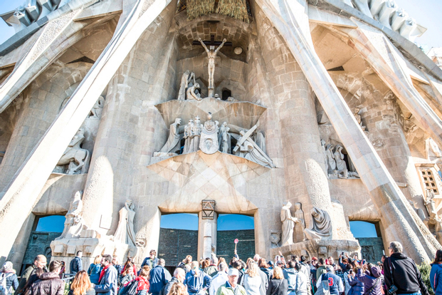 Sagrada Familia Skip-the-Line Guided Tour WBWzKvkE