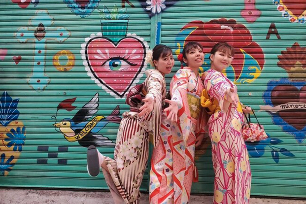 Walking around town in a kimono, you can choose your favorite kimono from the traditional Okinawan costumes "Ryuso", "Kimono", "Yukata" 《Hairset & Lipstick & Kimono & Rental Fee》All Comic Book 5PykwIQY