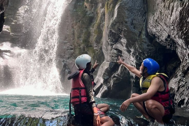 Curug Naga Tour by Travel Buddies 8Uyg53Rc