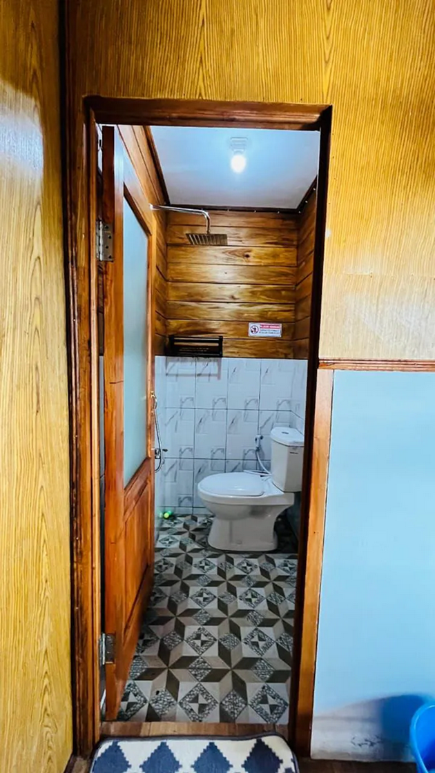 Bathroom, Cozzy Family Cabin Pangalengan, Bandung