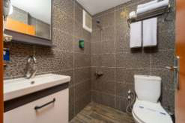 Bathroom 5, Ulubat Castle Hotel, Fatih