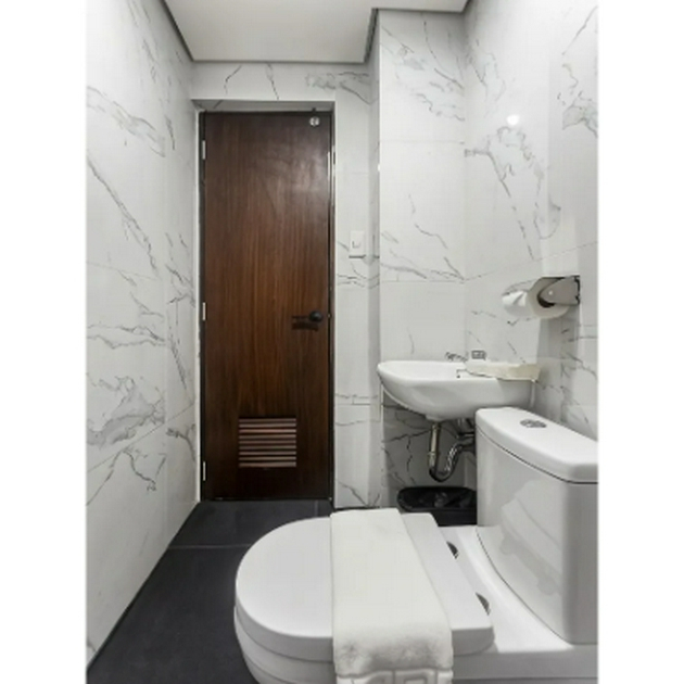 Bathroom 5, Airo Suites Makati, Makati City