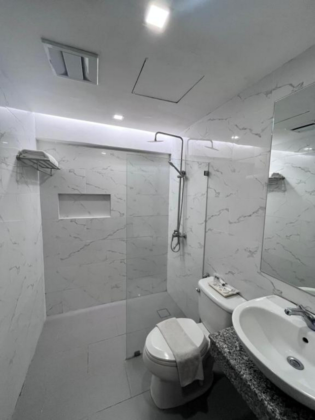 Bathroom 5, Cebu Grand Hotel Vibo Place Capitol, Cebu City