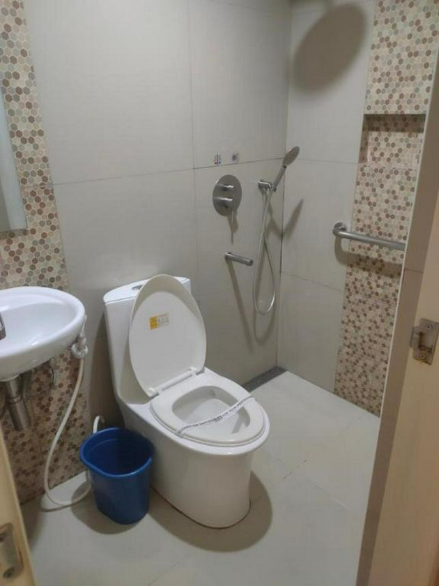 Bathroom 5, Hotel Sogo Macapagal, ParaƱaque