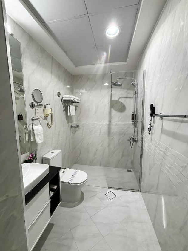Bathroom 5, Fortune Hotel Deira, Dubai