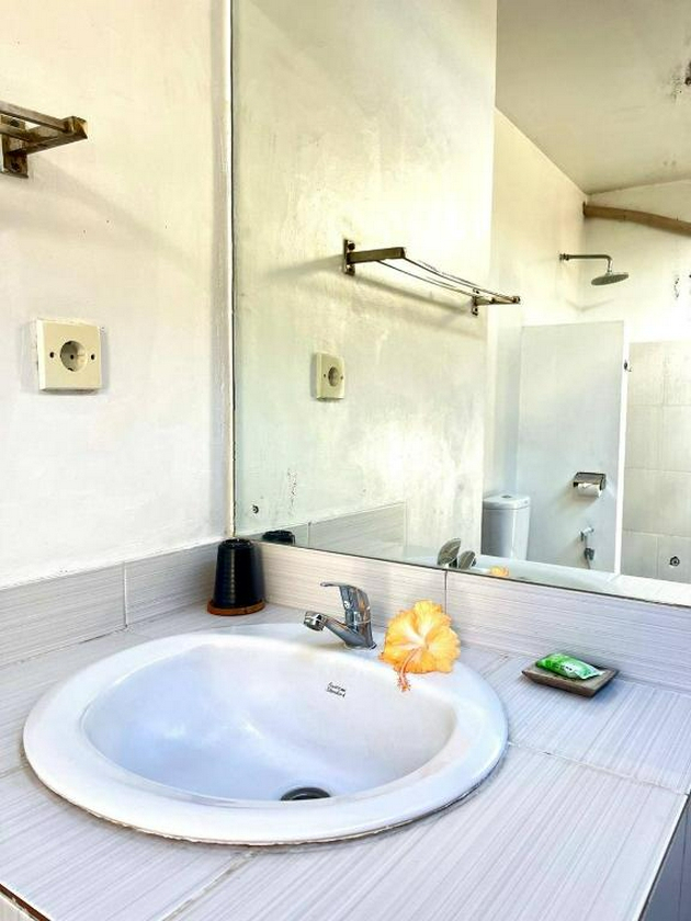 Bathroom 3, Pererenan Nengah Guesthouse Canggu, Badung