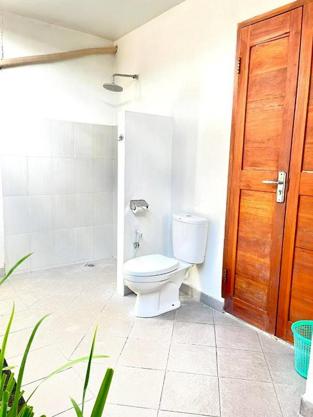 Bathroom 5, Pererenan Nengah Guesthouse Canggu, Badung