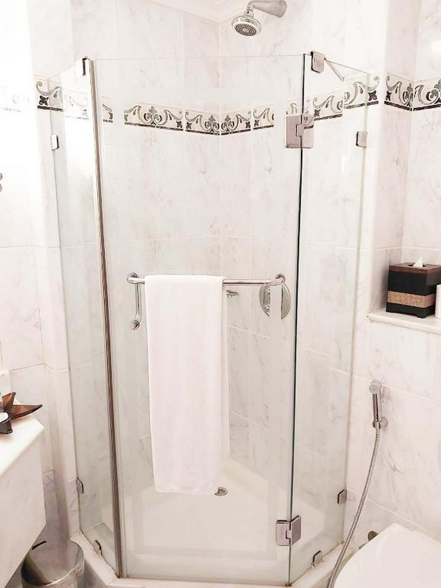 Bathroom 5, Knight Castle Hotel Dubai, Dubai