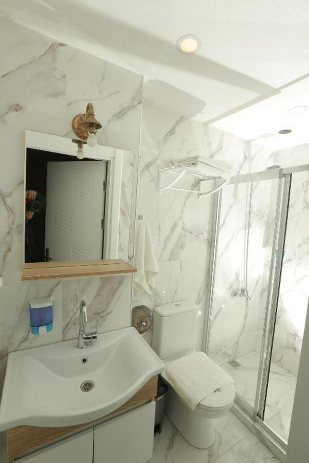 Bathroom 5, Constantinopolis Hotel, Fatih