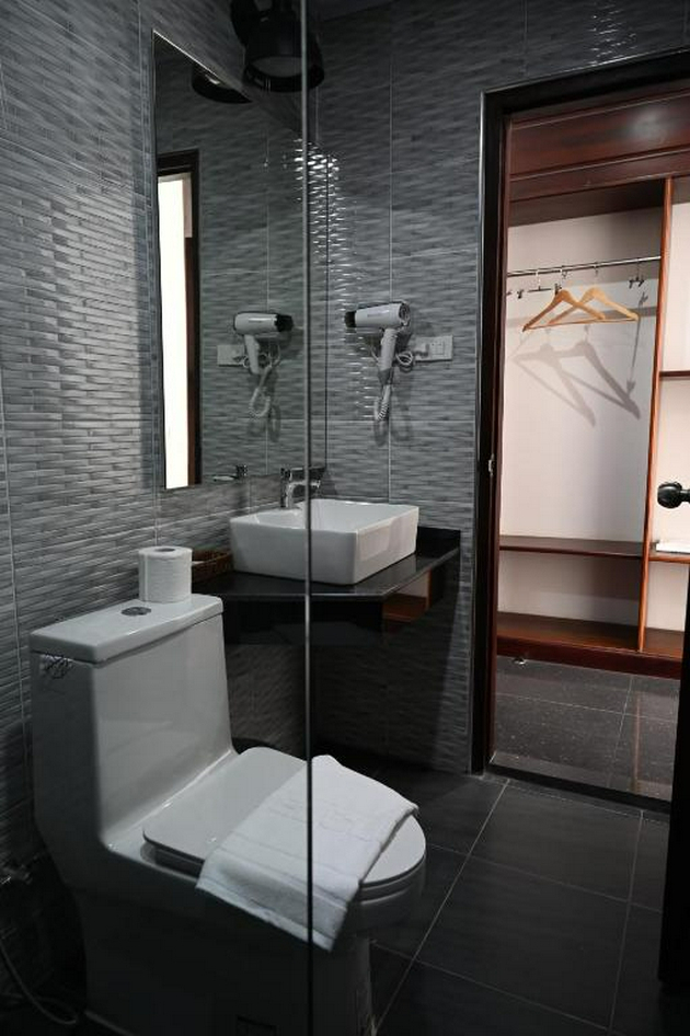 Bathroom 5, RS1 Hotel Vientiane, Vientiane