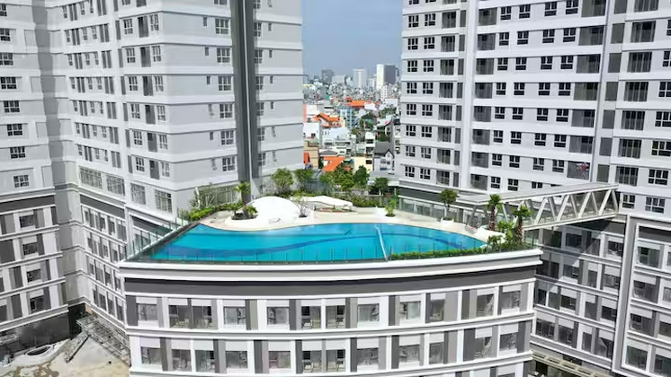 Swimming Pool 2, Sunrise City by Emily in Town, District 7