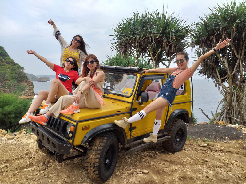 Timang Beach Jeep and Gondola Adventure in Yogyakarta