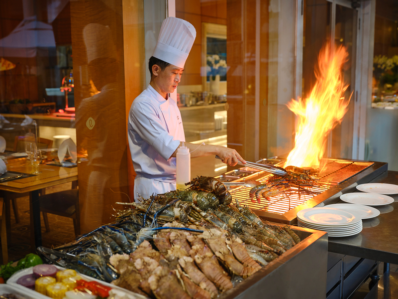 Seafood Buffet and Free Flow Drink at LOTTE Hotel Saigon
