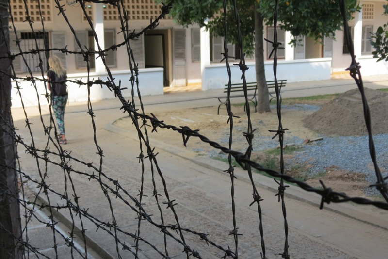 Phnom Penh Hop-On Hop-Off Killing Fields Tour and S21 Tuol Sleng Genocide Museum