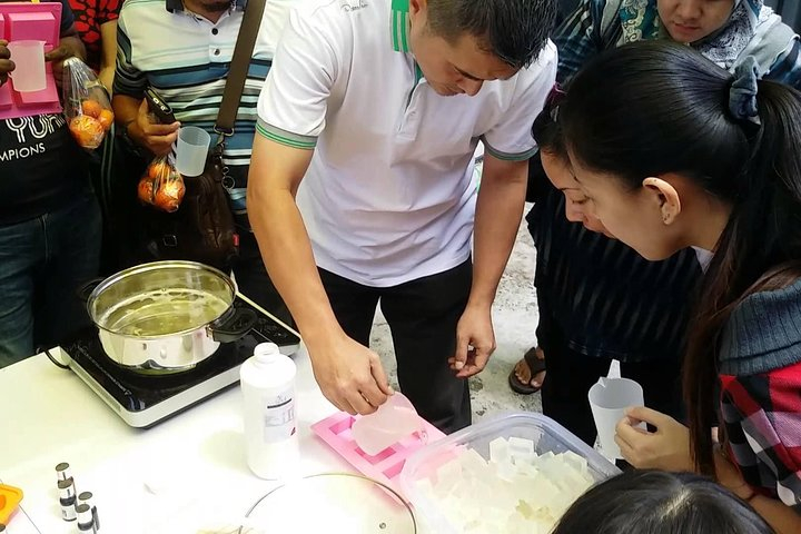 Natural Soapmaking Course with Certificate