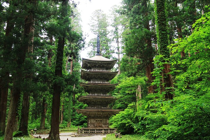 Tsuruoka & Dewa-Sanzan Full-Day Private Tour with Government-Licensed Guide ZBtYPR9U