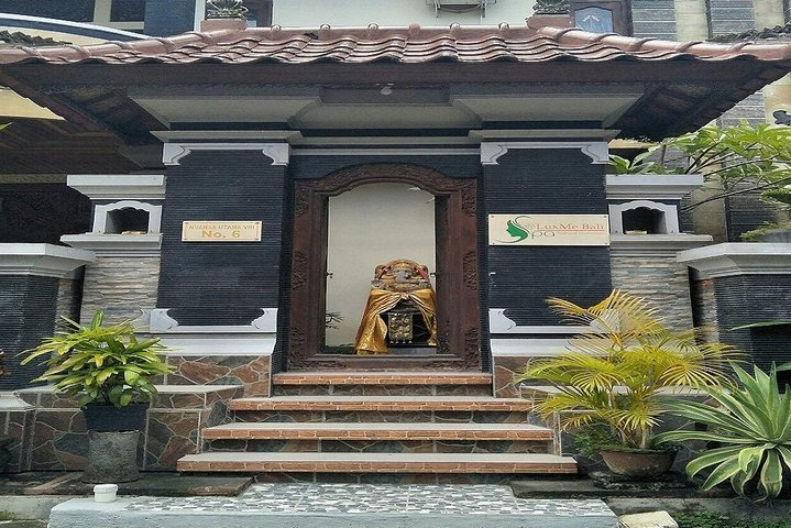 Luxury hotel spa with traditional Balinese massage and tropical setting