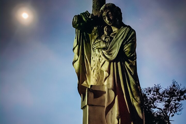 The Haunted Ghost Bus Tour in San Antonio 7o5M5V3N