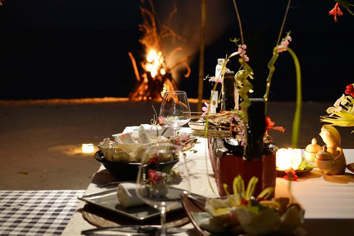 Amazing Lombok BBQ Beach Sunset Dinner
