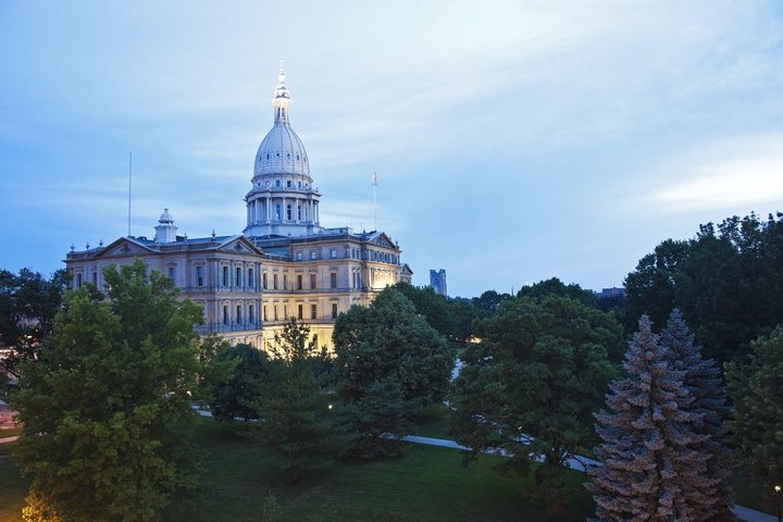 Self-Guided Scavenger Hunt: Lansing, At The Heart Of Michigan t9XU2E4a