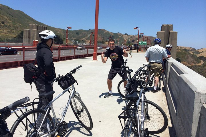 Golden Gate Bridge Bike Rental (Includes Free Helmet & Lock) UodbIY5W
