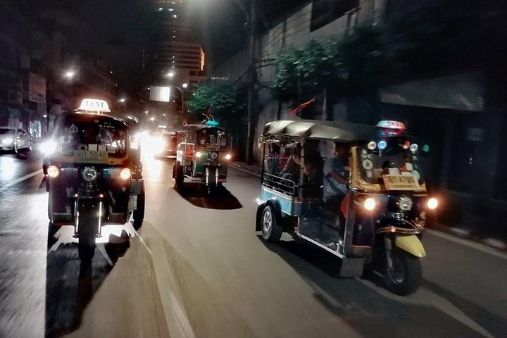 Tiket Private - Bangkok TUKTUK Tour by Night incl. snack and cold drink ...