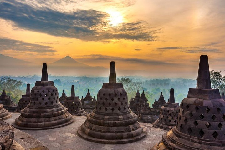 Borobudur, Prambanan, Kota Gede & Candirejo 2D1M