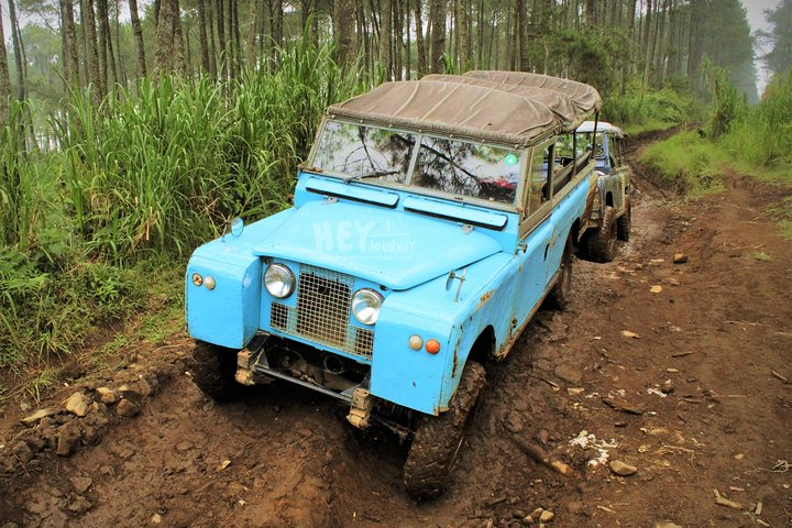 West Bandung Off Road Tour: Land Rover Fun Track in Lembang