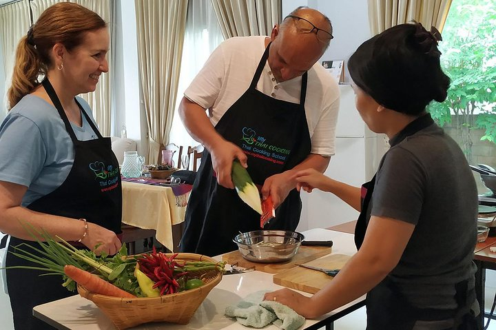 Engaging Hands-On Thai Cooking Class